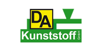 Logo von DA Kunststoff GmbH in Grün und Gelb mit Schriftzug.