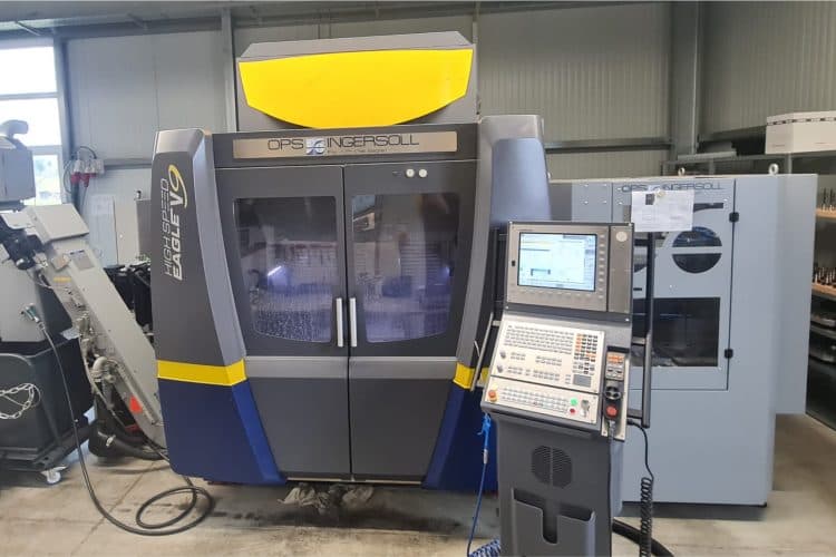 CNC-Maschine OPS Ingersoll im Fertigungsbereich einer Werkstatt.